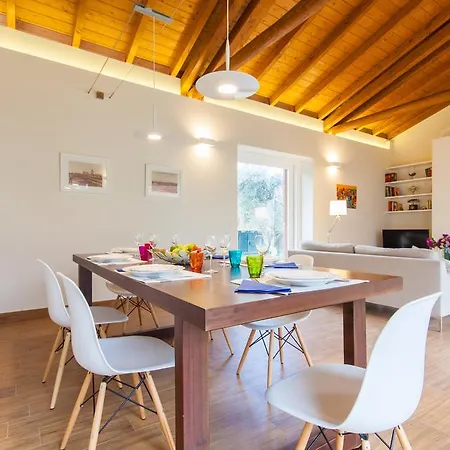 Dell'ulivo - By Domusicily 테라시니